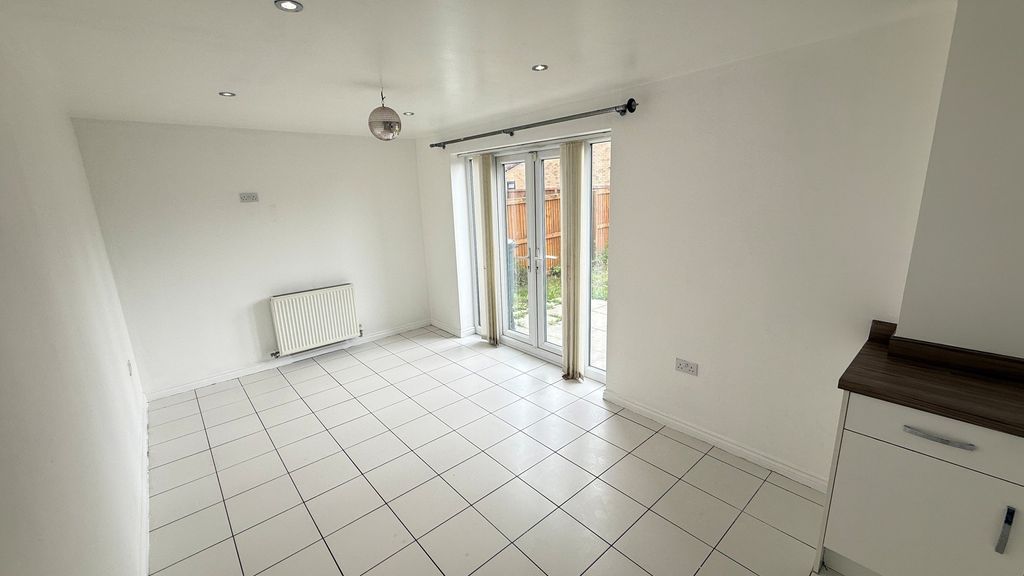 Property photo 3 of 17 Image