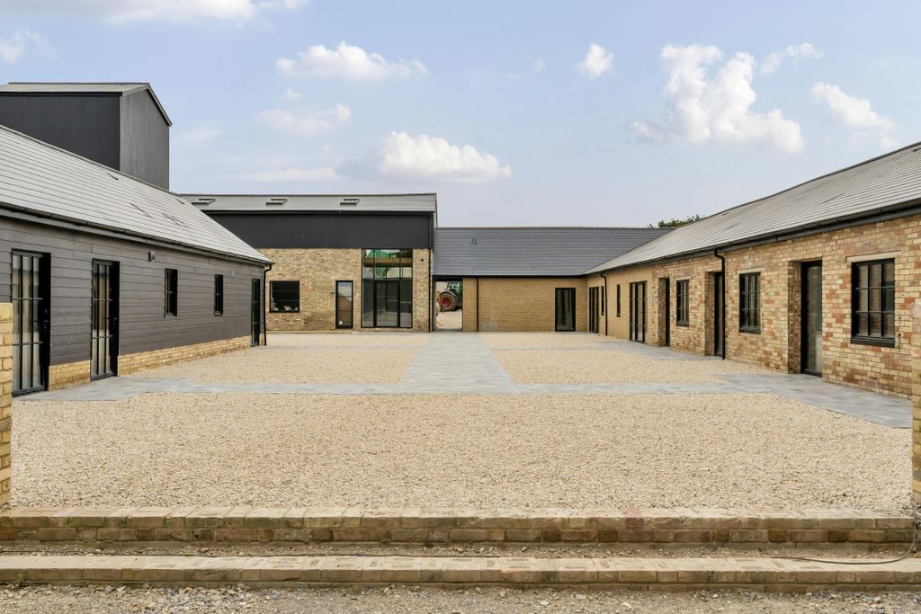 Property photo 1 of 13 1167089 1.Jpg