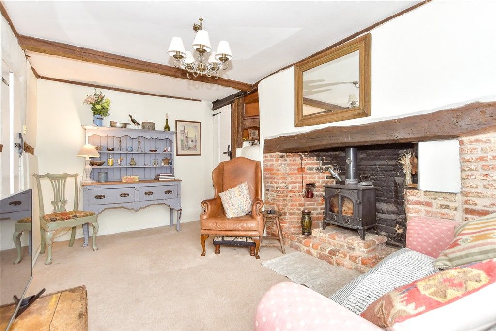 Property photo 2 of 8 Lounge