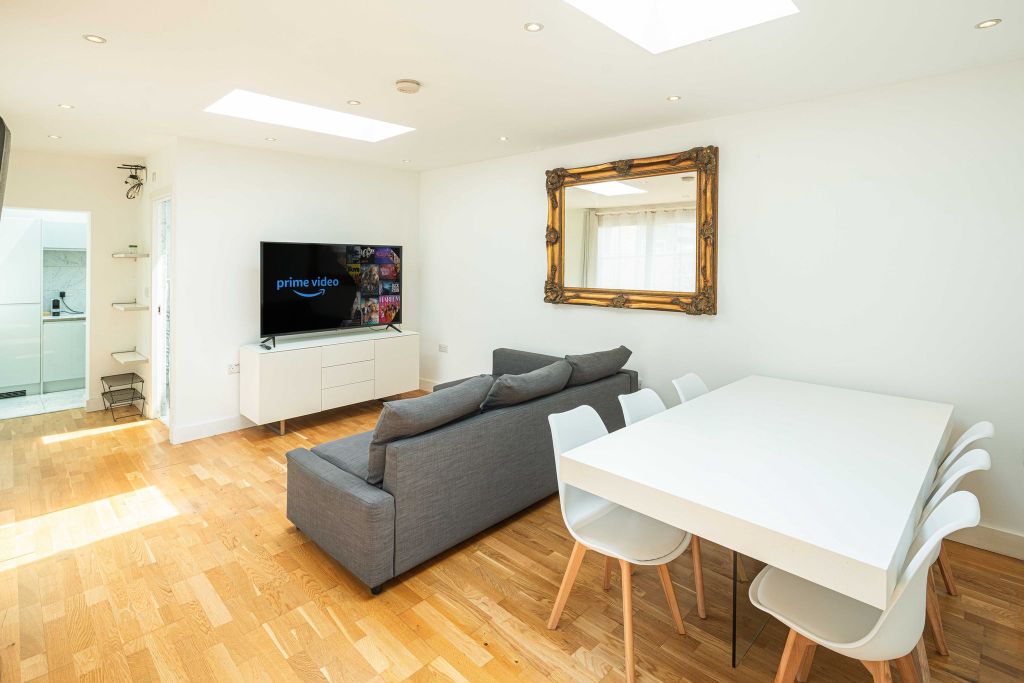 Property photo 3 of 16