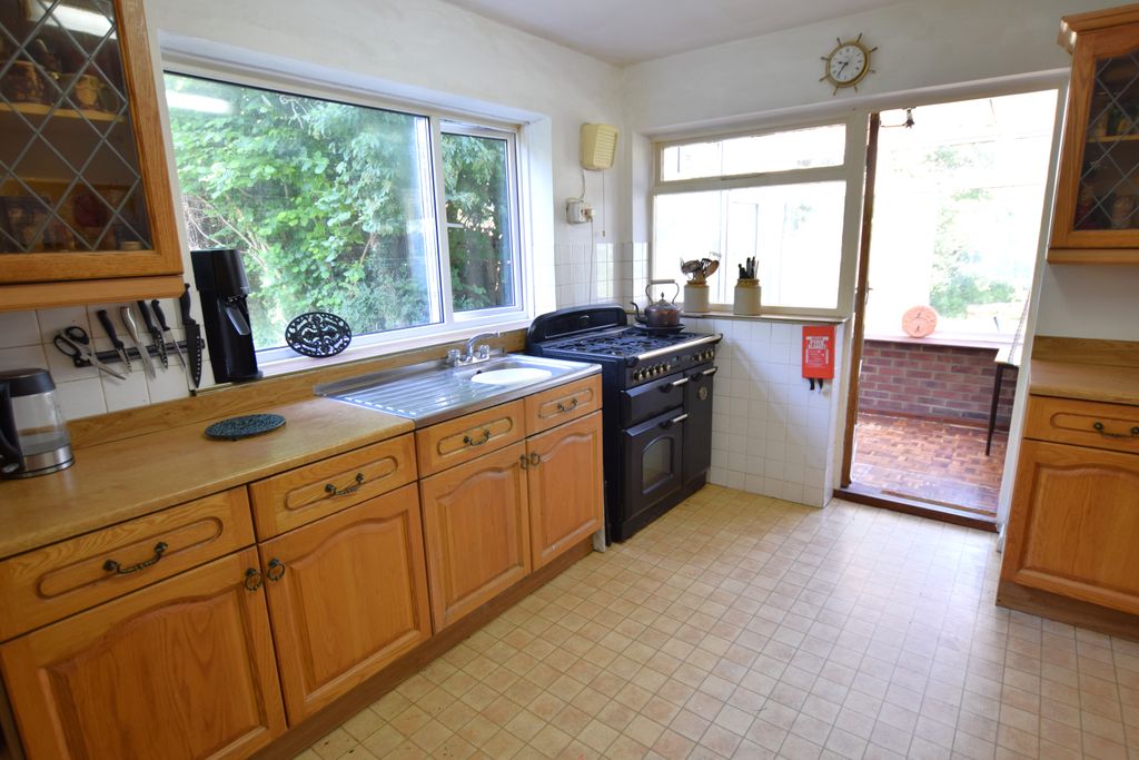 Property photo 2 of 19 Kitchen
