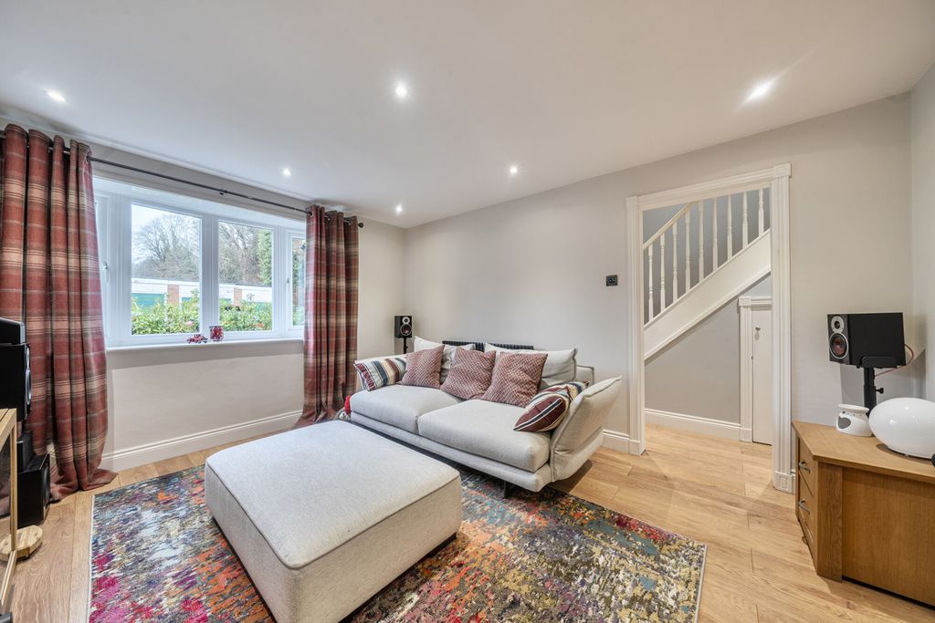 Property photo 2 of 20 Reception