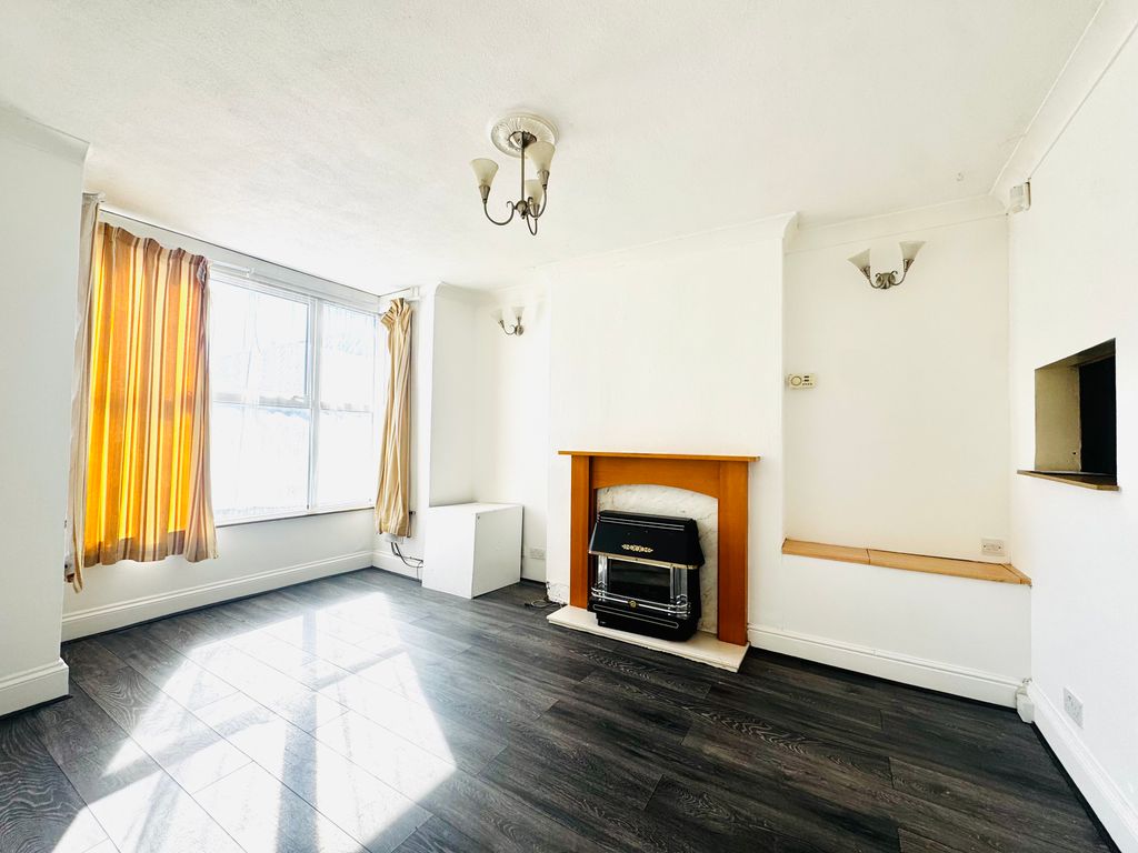 Property photo 2 of 10 Image