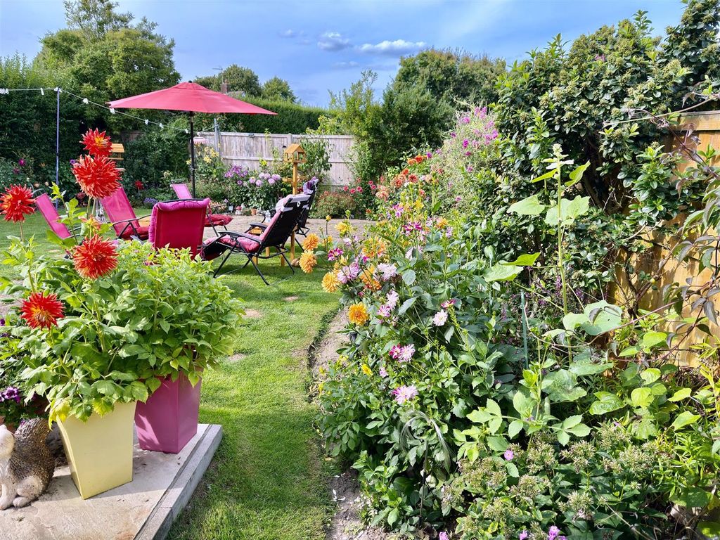 Property photo 2 of 19 Garden Side View.Jpg