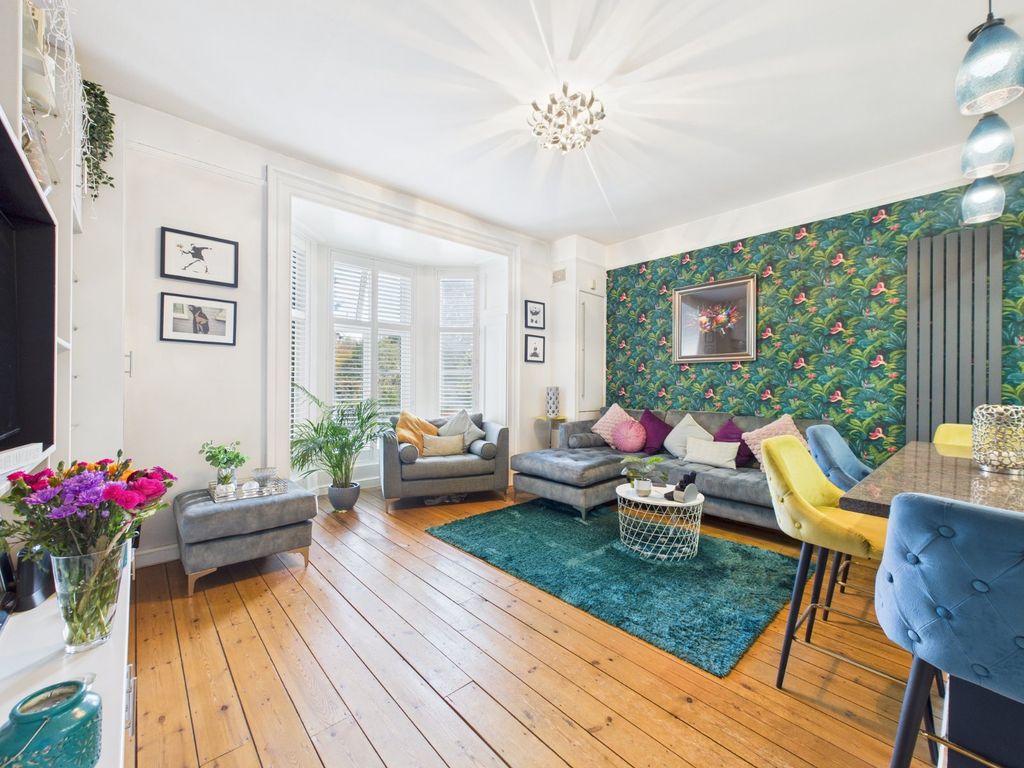 Property photo 2 of 6 Living Room