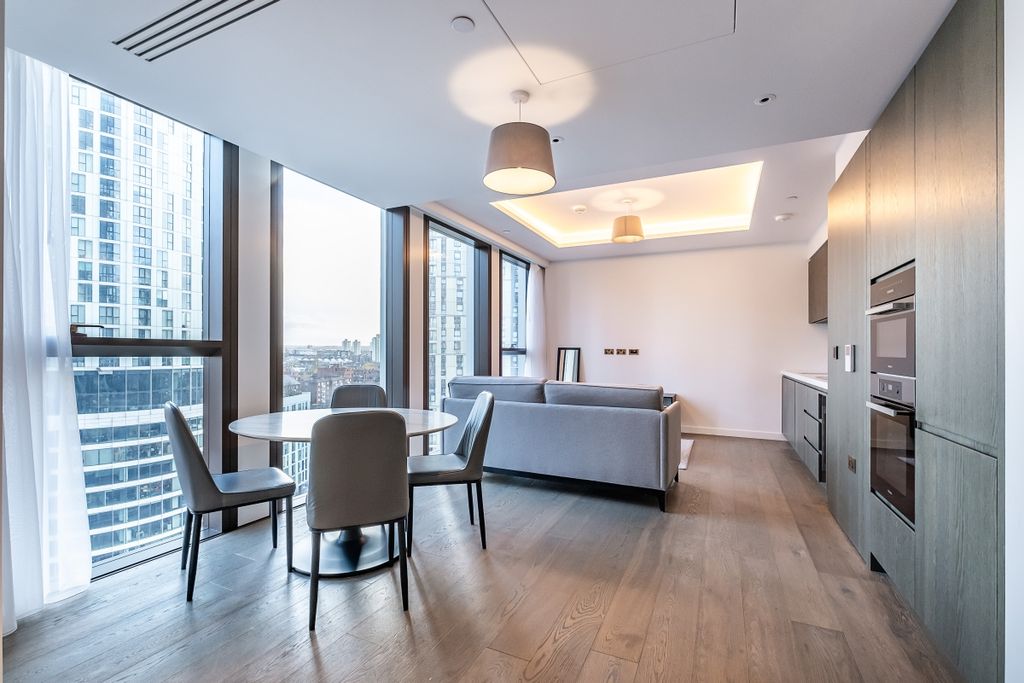 Property photo 2 of 21 Thames-City-01-2