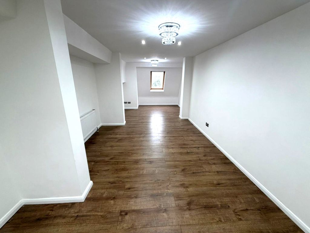 Property photo 2 of 11 Open Plan