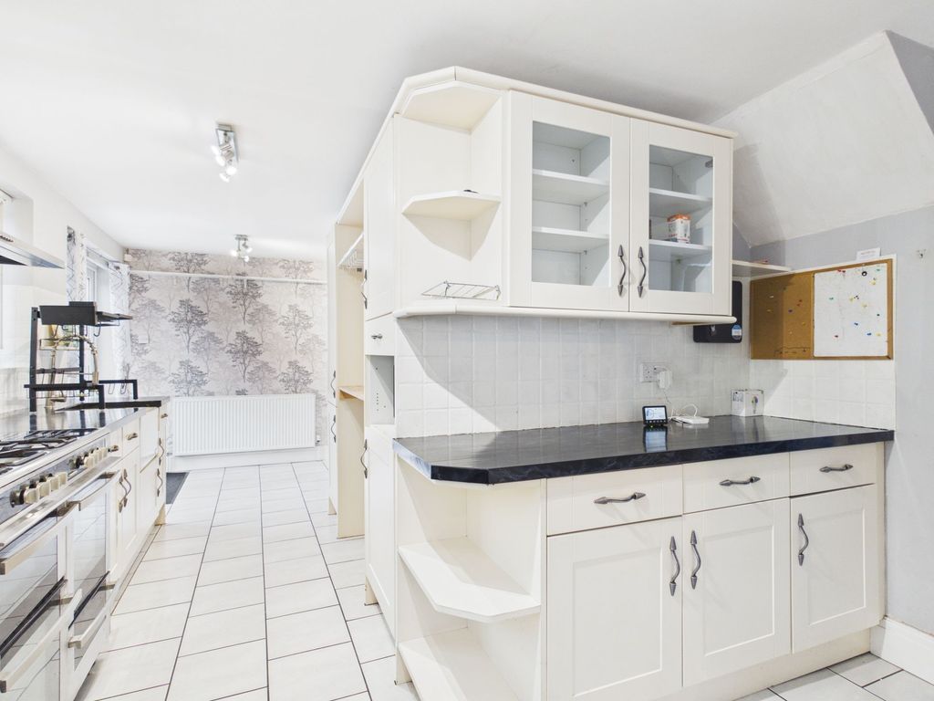 Property photo 2 of 13 Kitchen
