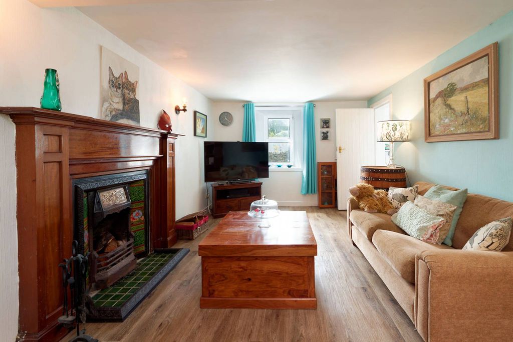 Property photo 2 of 37
