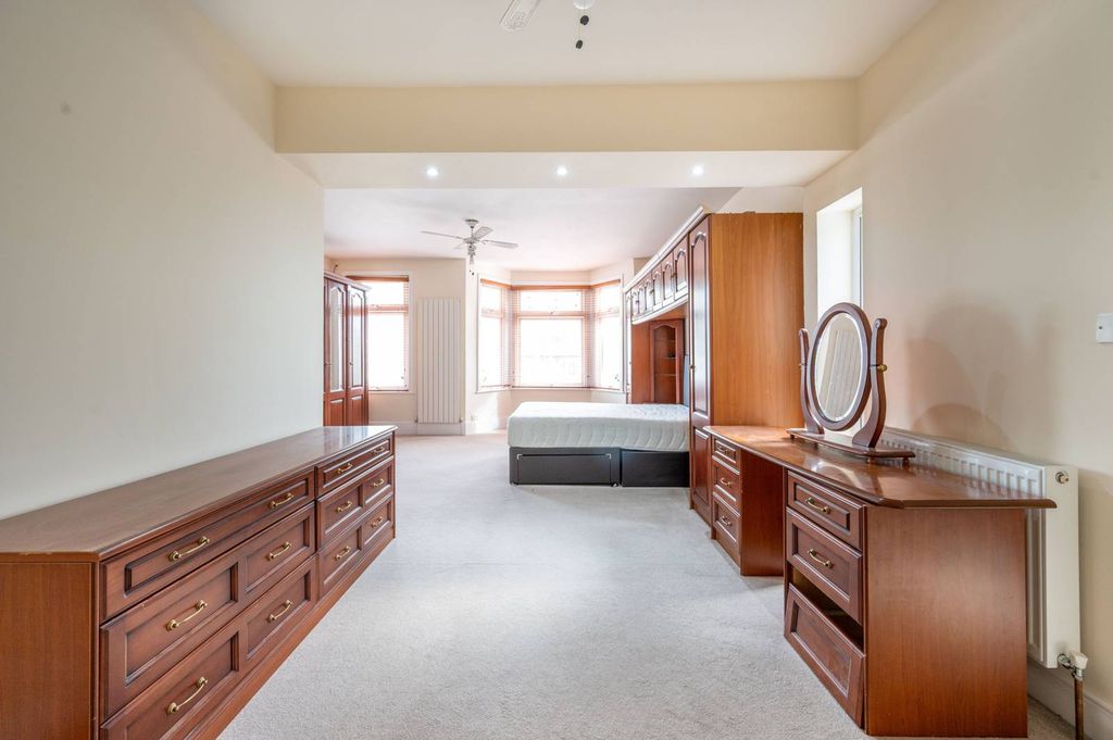 Property photo 1 of 26