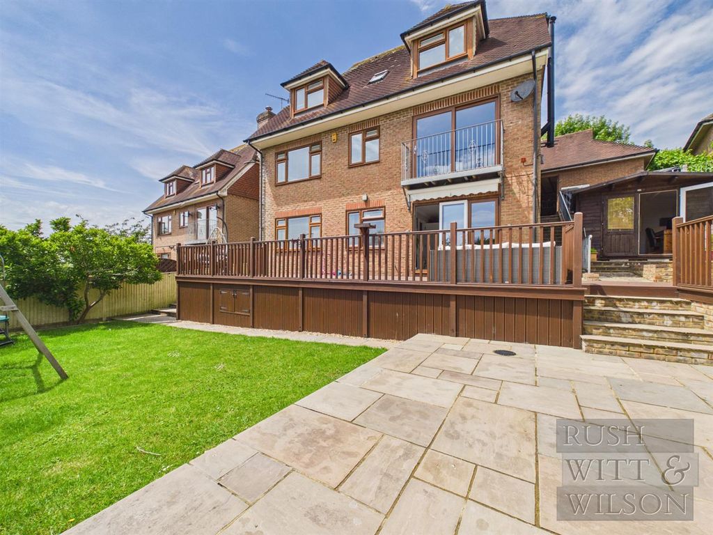 Property photo 2 of 36