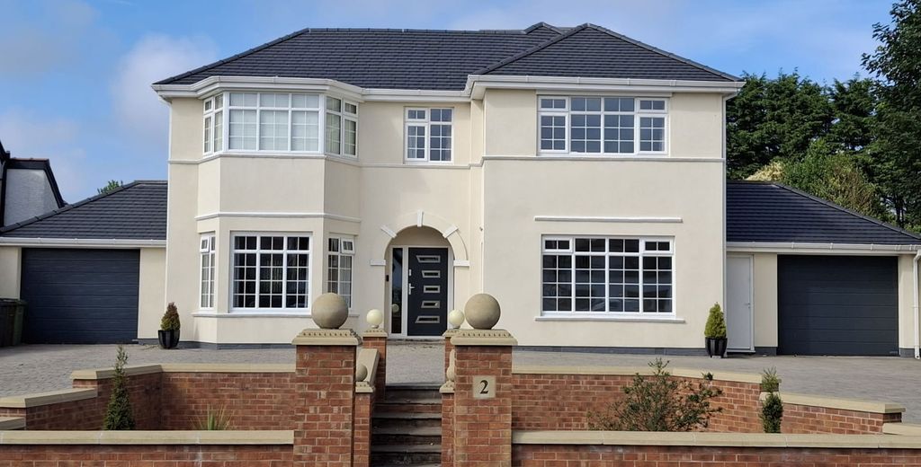 Property photo 2 of 14