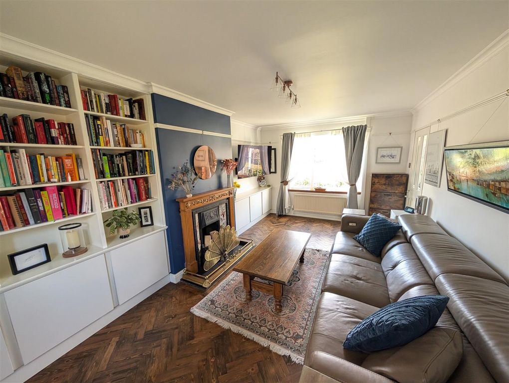 Property photo 3 of 17