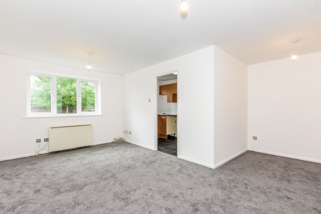 Property photo 2 of 7