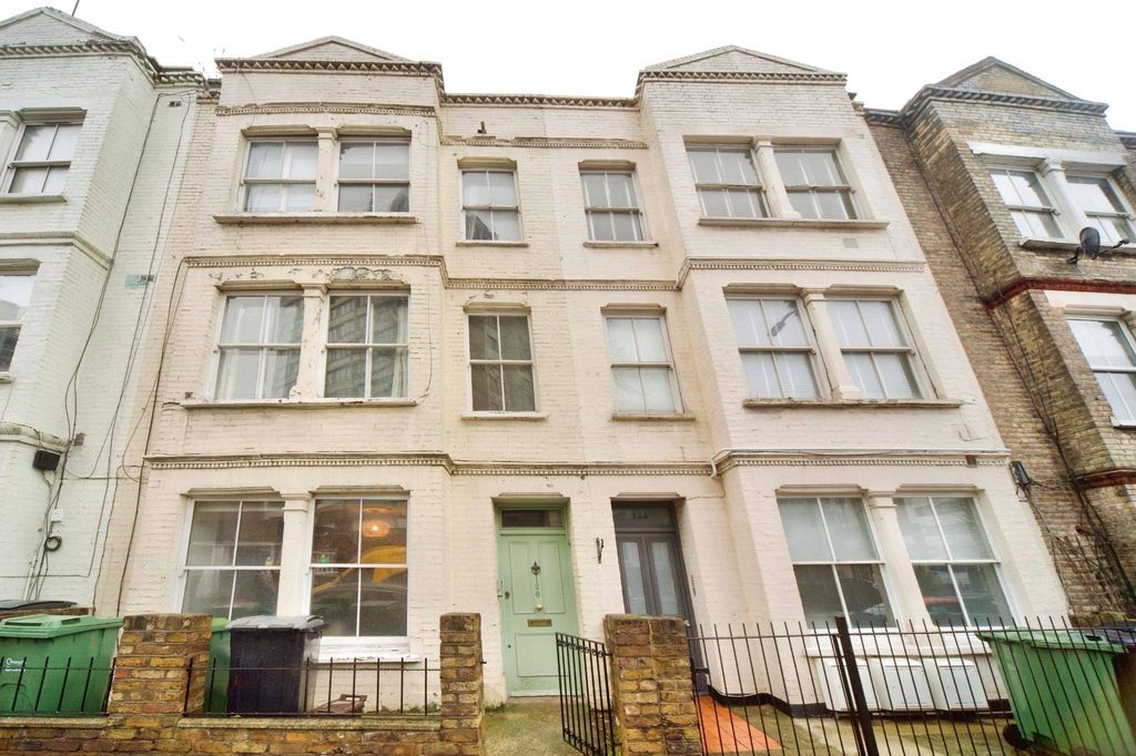 Property photo 1 of 8 Flat 2, 126 Fleet Road, Hampstead Heath, London, Nw3 2Qx
