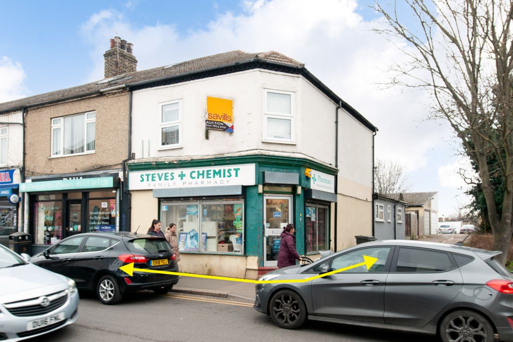 Property photo 1 of 3 36 Bridge Road, Grays, Essex, Rm17 6Bu