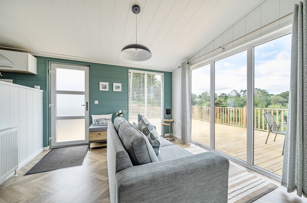 Property photo 2 of 21 1324170-1-6888cd3...