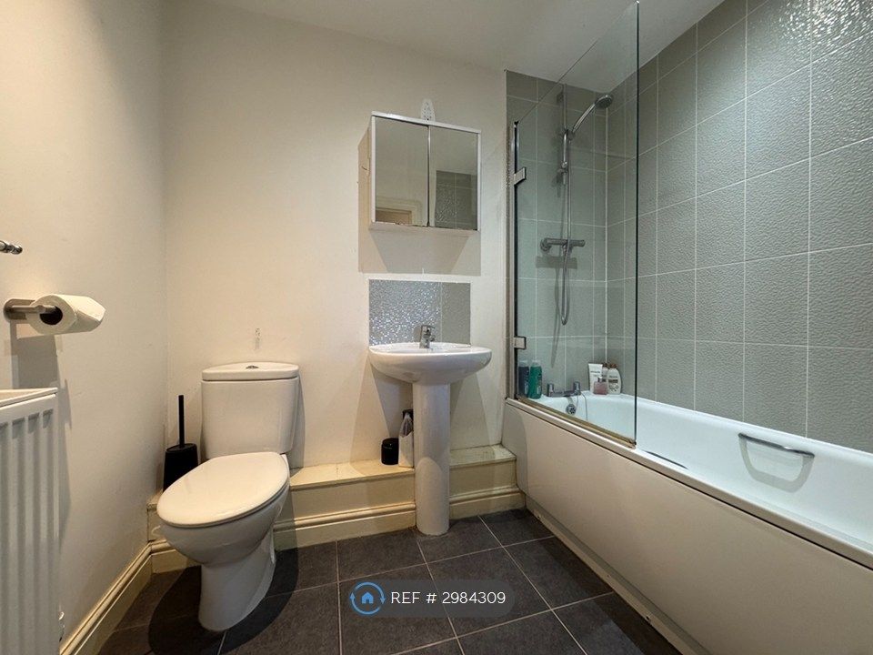 Property photo 3 of 8 Bathroom