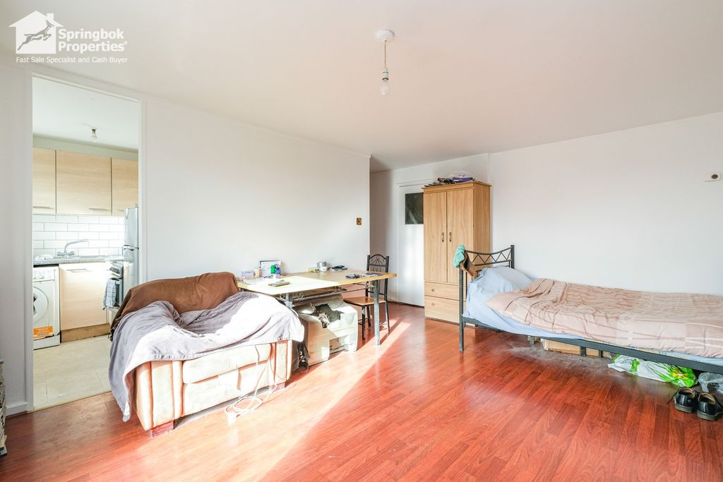 Property photo 3 of 7 Image 2