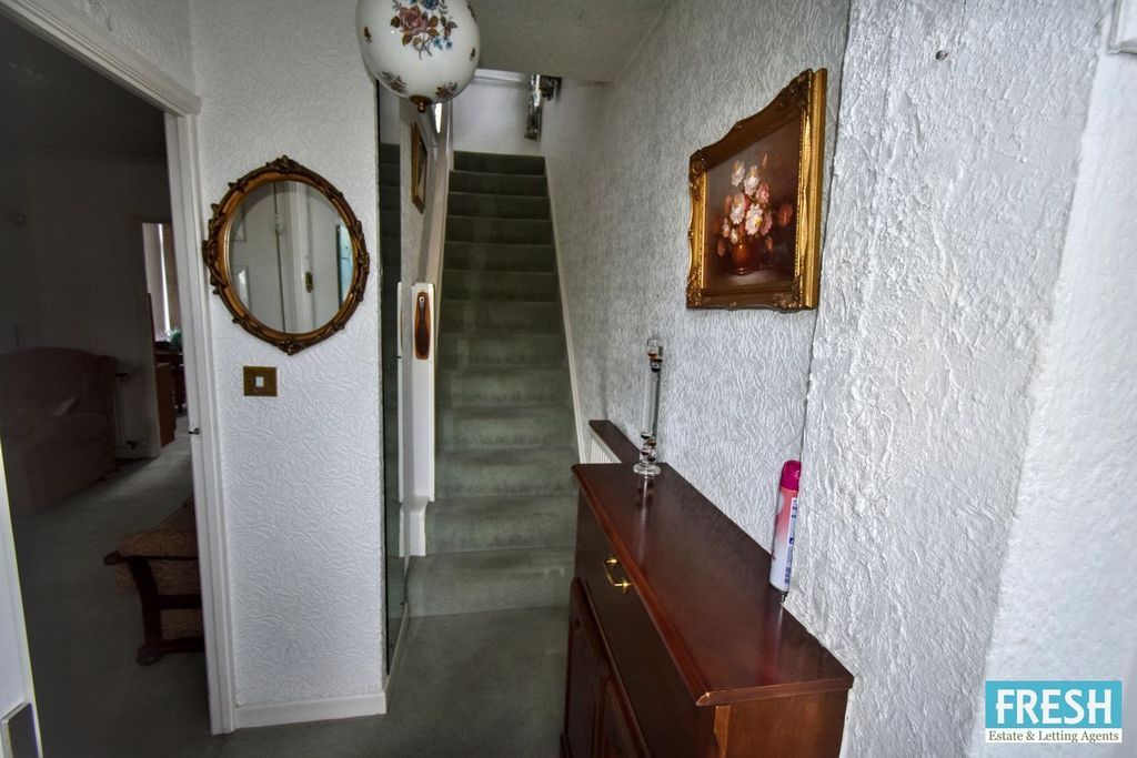 Property photo 2 of 30
