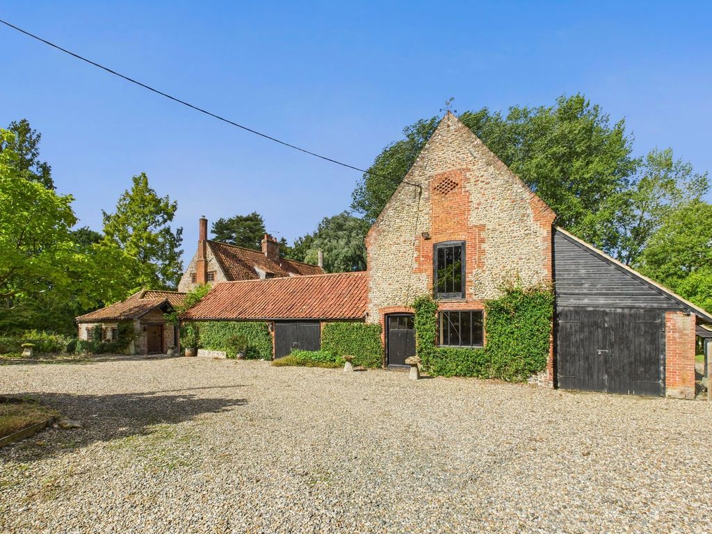 Property photo 2 of 46