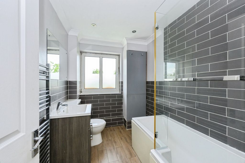 Property photo 3 of 18 Pbox-Img.Jpg