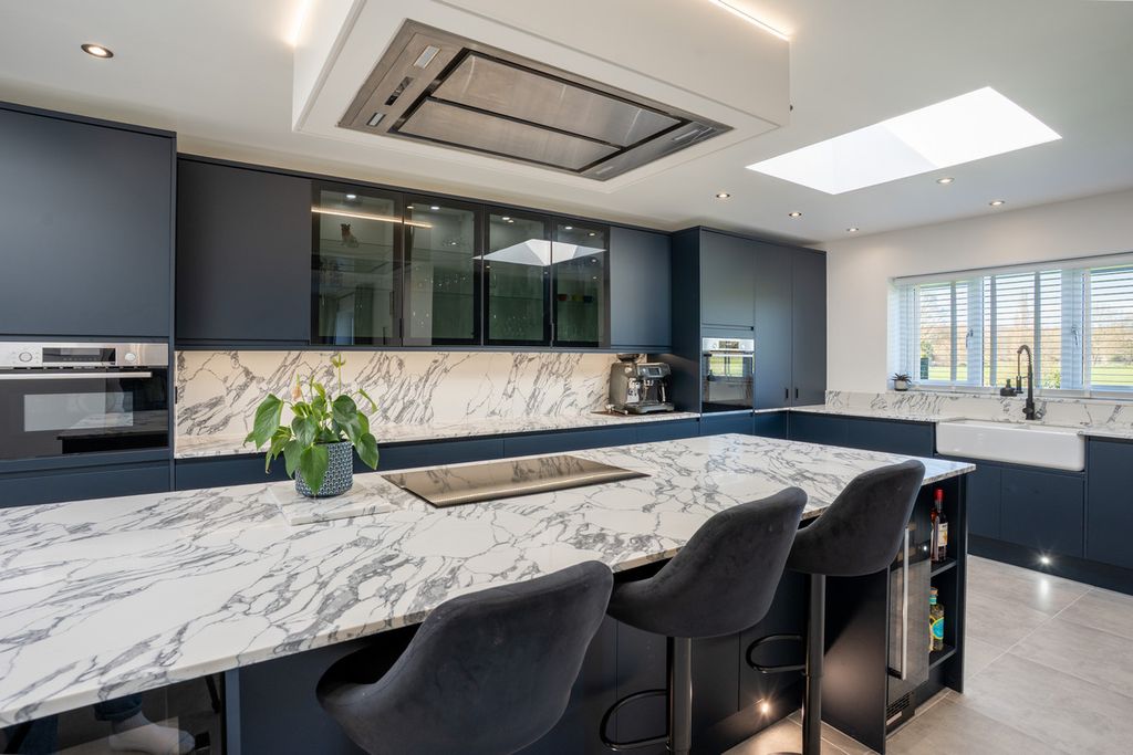 Property photo 3 of 24