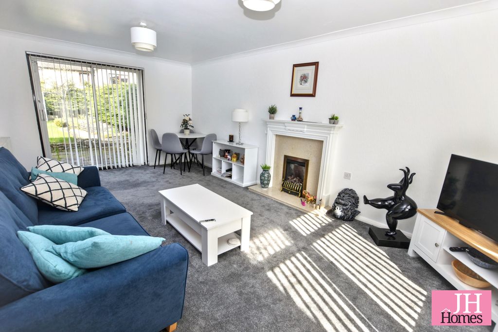 Property photo 2 of 14