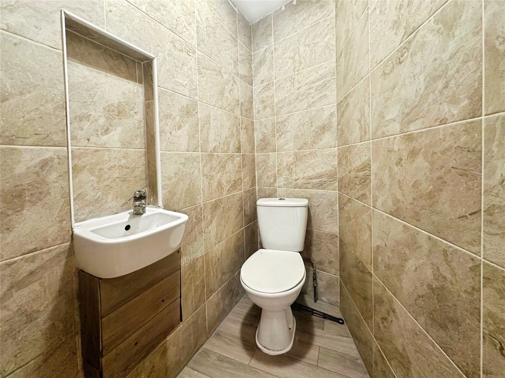 Property photo 3 of 6 Wc