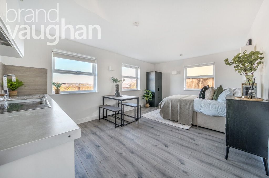 Property photo 3 of 10 Picture No. 20