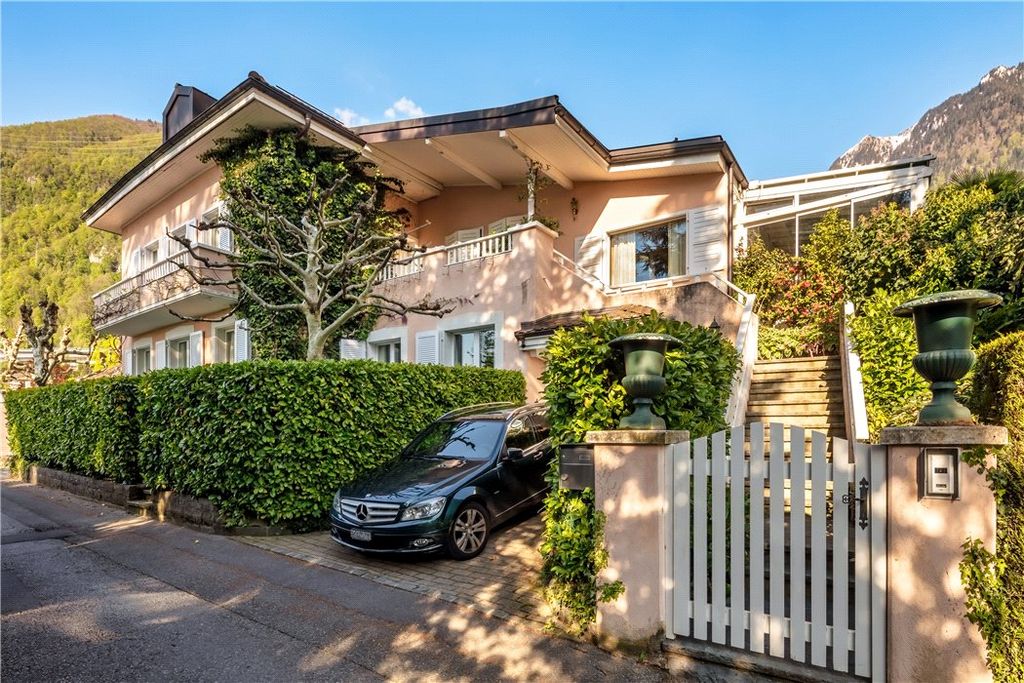Property photo 2 of 18 For Sale Villeneuve