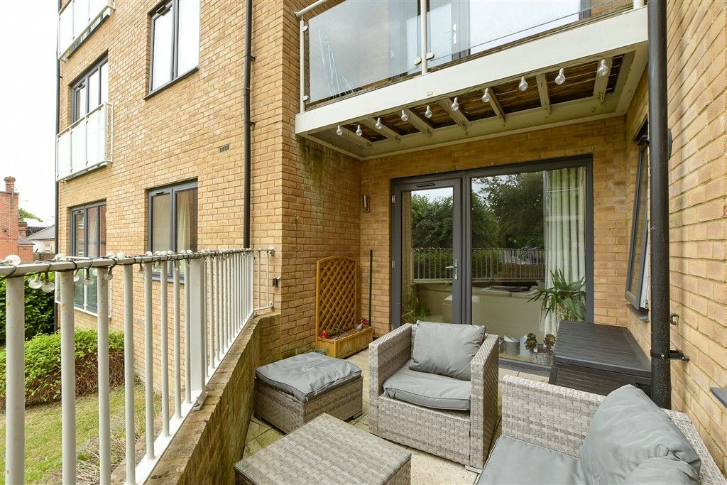 Property photo 2 of 10 Balcony / Terrace