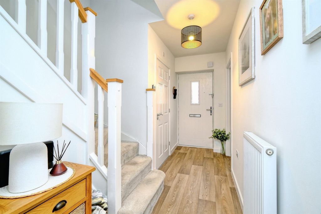 Property photo 3 of 20