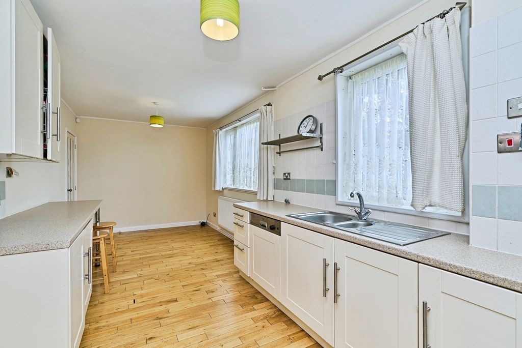 Property photo 3 of 18 Pbox-Img.Jpg