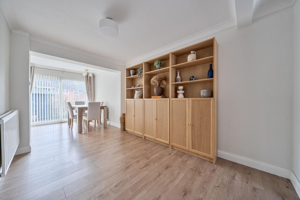 Property photo 2 of 21 1417437-12-69A06742cc94E.Jpg