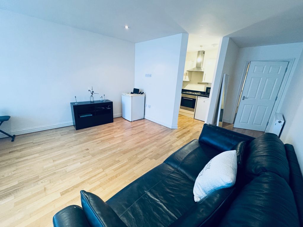 Property photo 3 of 7