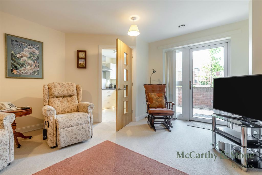 Property photo 2 of 20 8700349-Interior12.Jpg