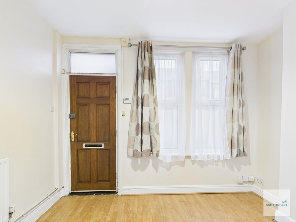 Property photo 2 of 17 Cam03394G0-Pr0395-Still001