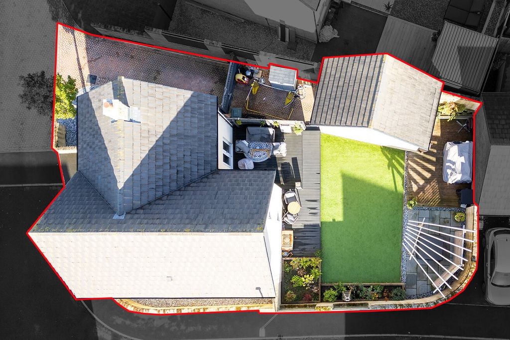 Property photo 2 of 24 4598414