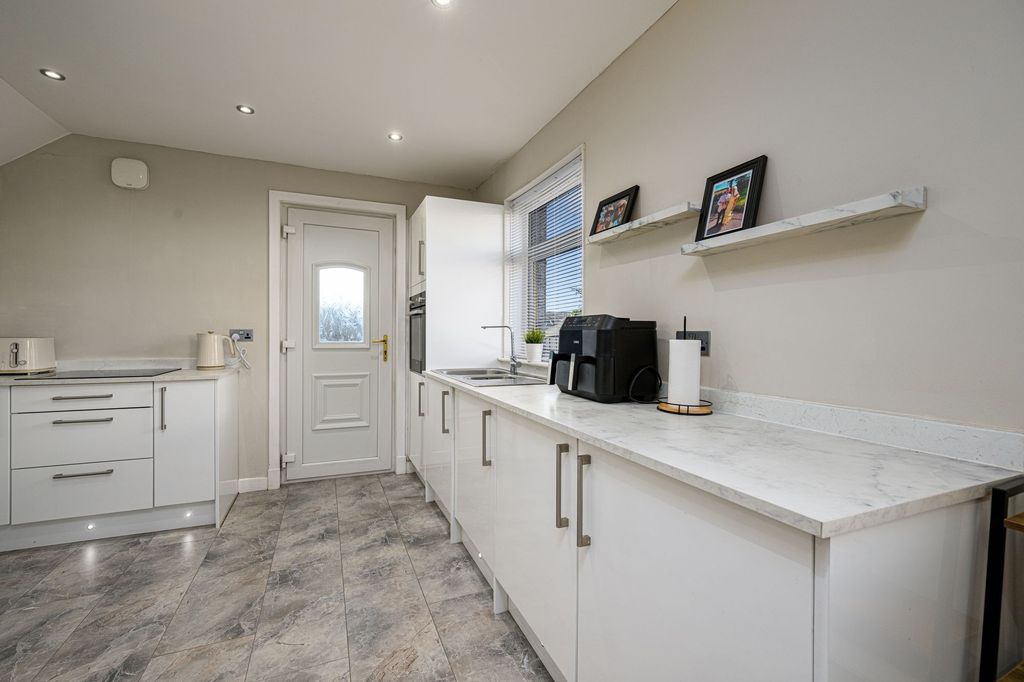 Property photo 2 of 13 Kitchen