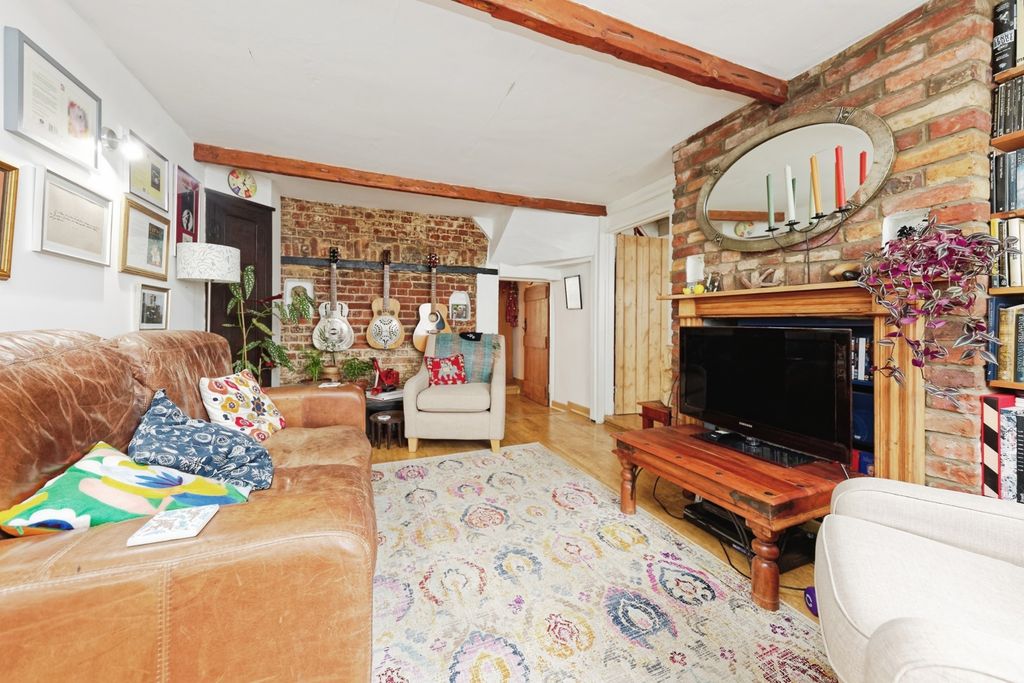 Property photo 2 of 17 Photo