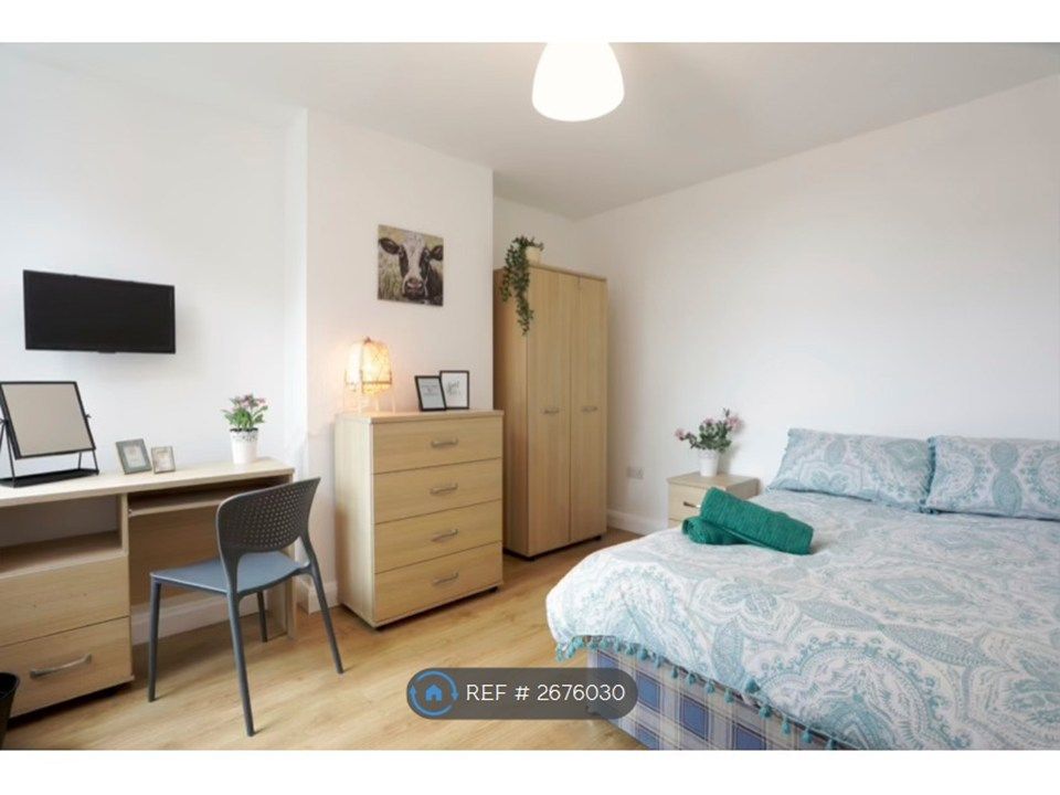 Property photo 3 of 6 Bedroom