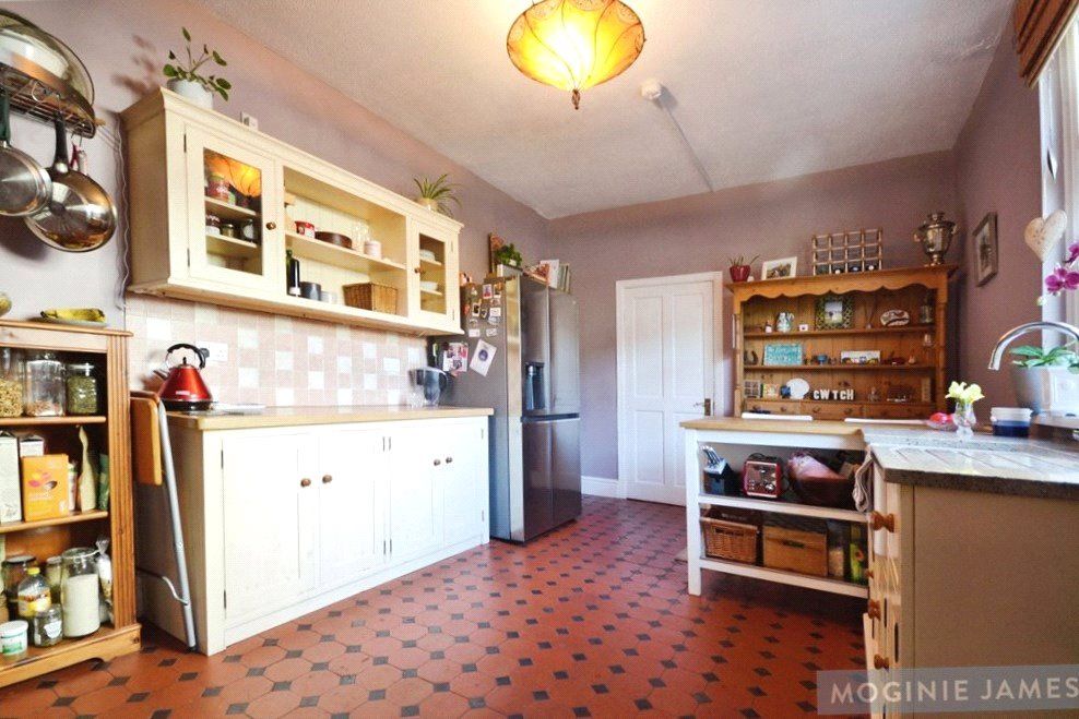 Property photo 2 of 20 Picture No. 29