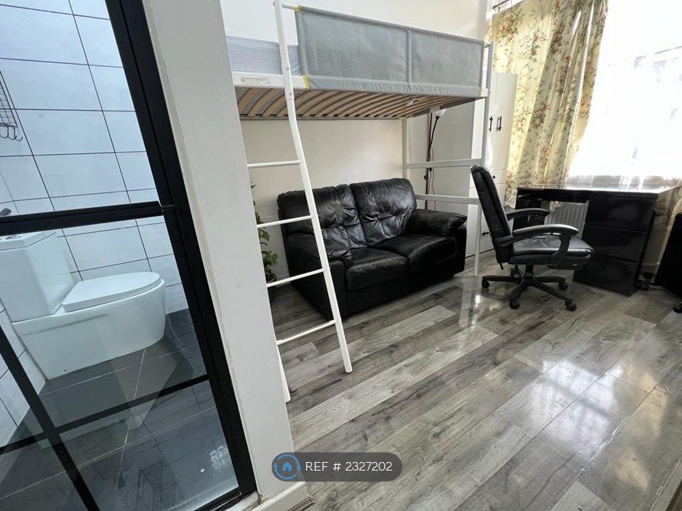 Property photo 3 of 33