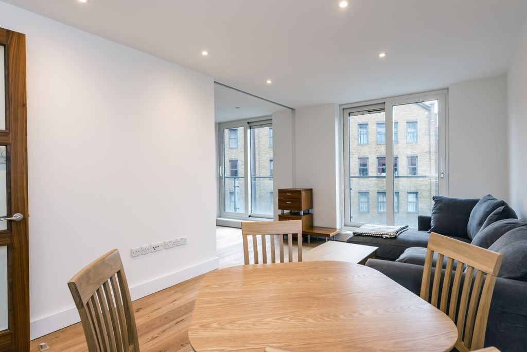 Property photo 1 of 10 207  (2)