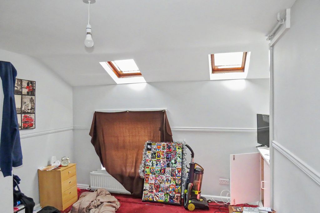 Property photo 2 of 12 30C Park Road, Chorley, Lancashire, Pr7 1Qu