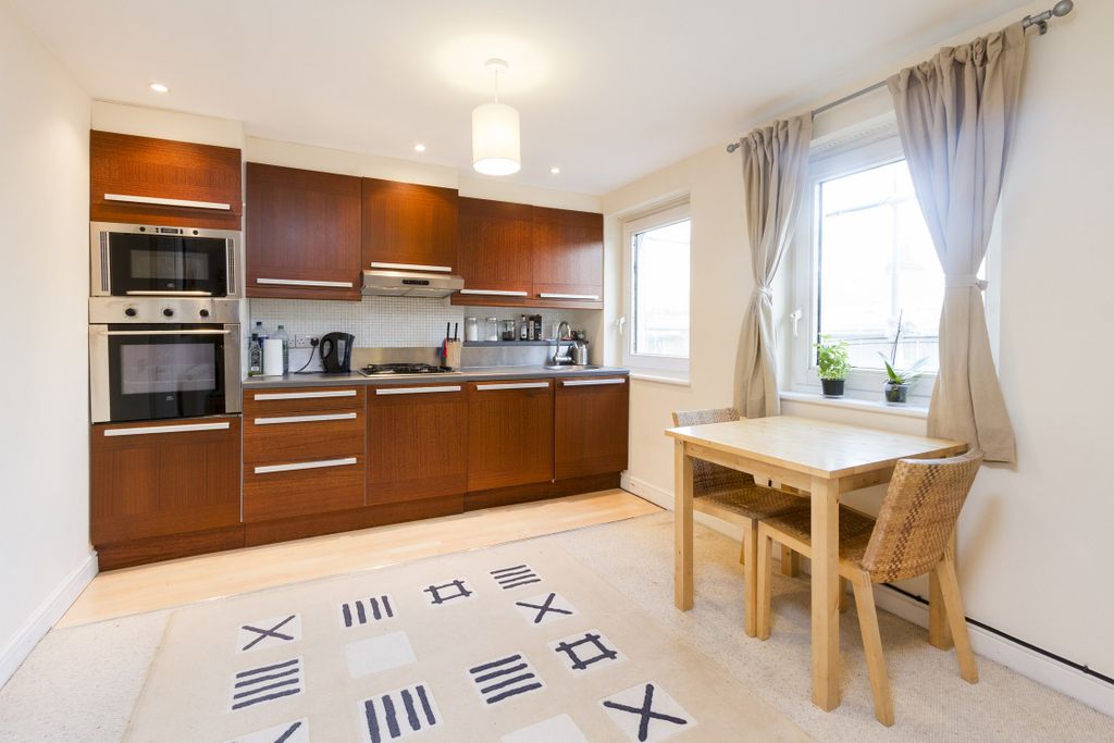 Property photo 1 of 7 5