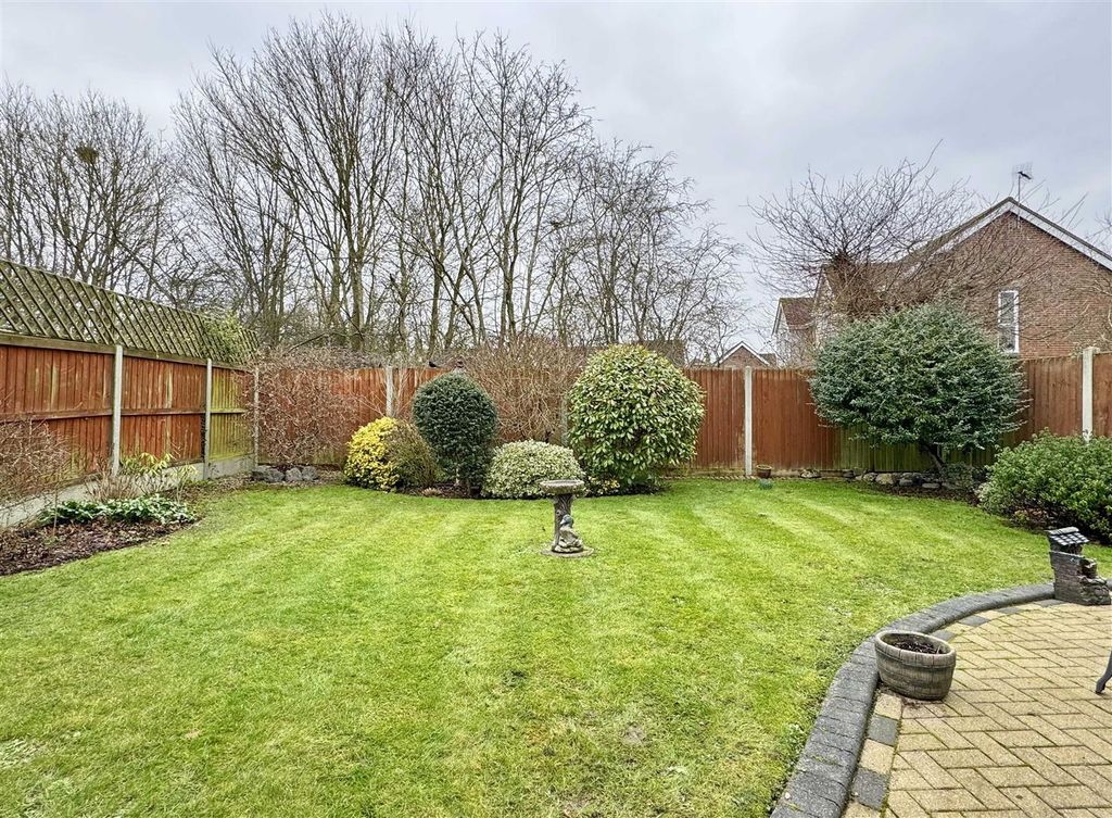 Property photo 2 of 25 Rear Garden B.Jpg