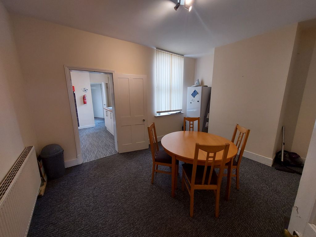 Property photo 3 of 7 Dining Room