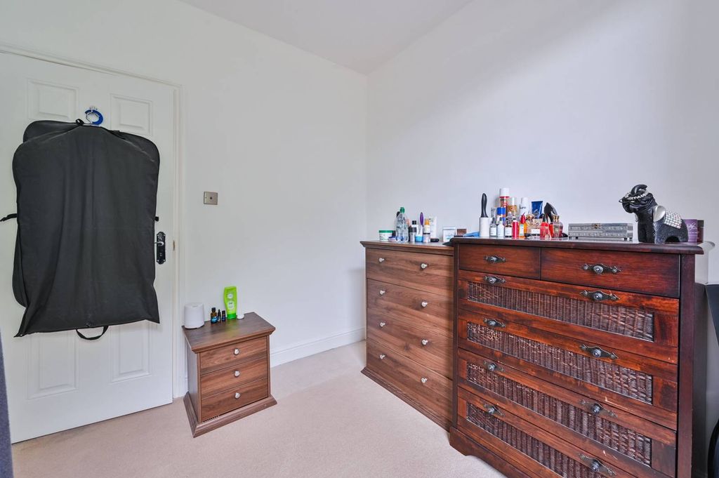 Property photo 2 of 21